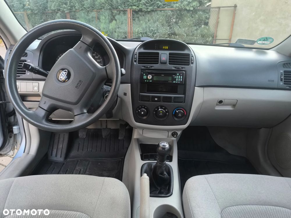 Kia Cerato 1.6 LX - 15