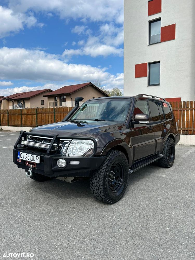Mitsubishi Pajero LWB 3.2 DI-D Instyle S74 - 1