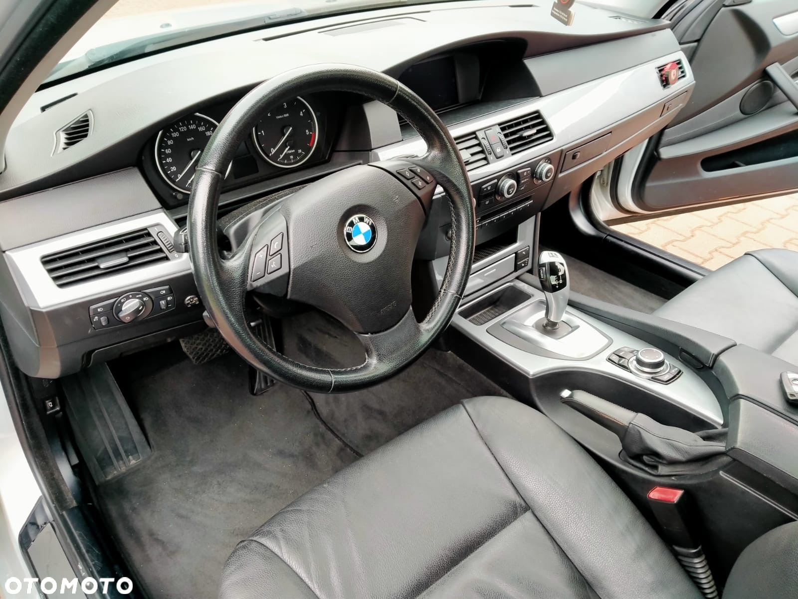 BMW Seria 5 525d - 11