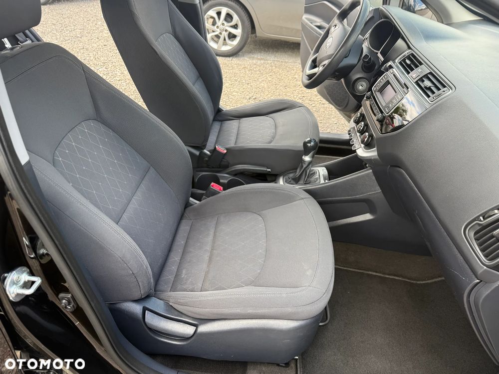 Kia Rio 1.2 Dream Team Edition - 23