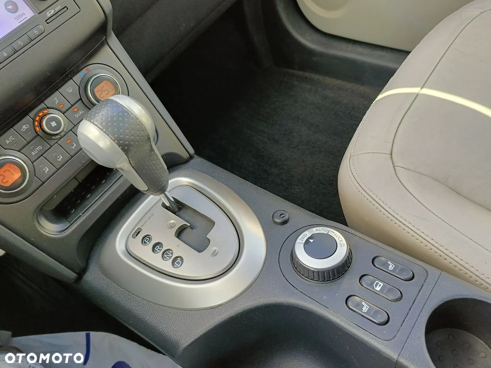 Nissan Qashqai 2.0 dCi 4x4 Tekna Premium - 23