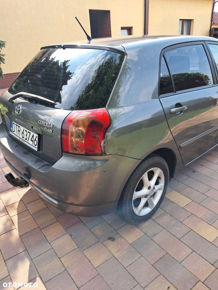 Toyota Corolla - 4