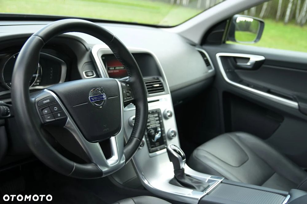 Volvo XC 60 D3 Drive-E Ocean Race - 25