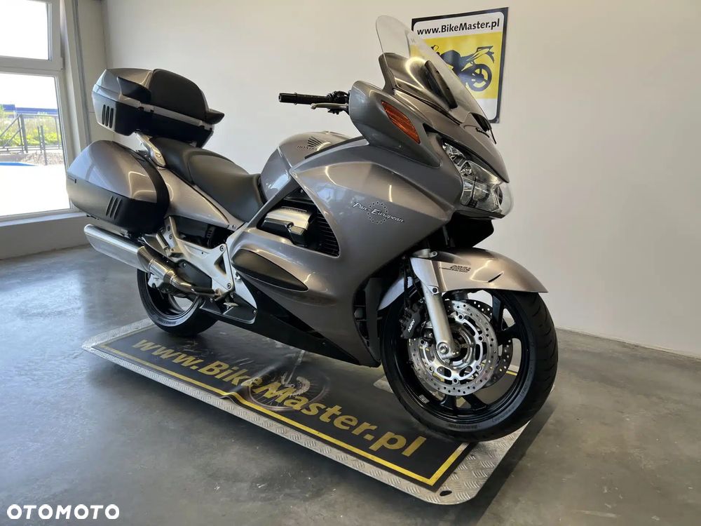 Honda ST - 3