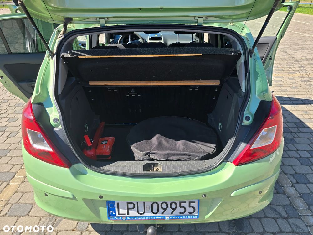 Opel Corsa 1.2 16V Cosmo - 18