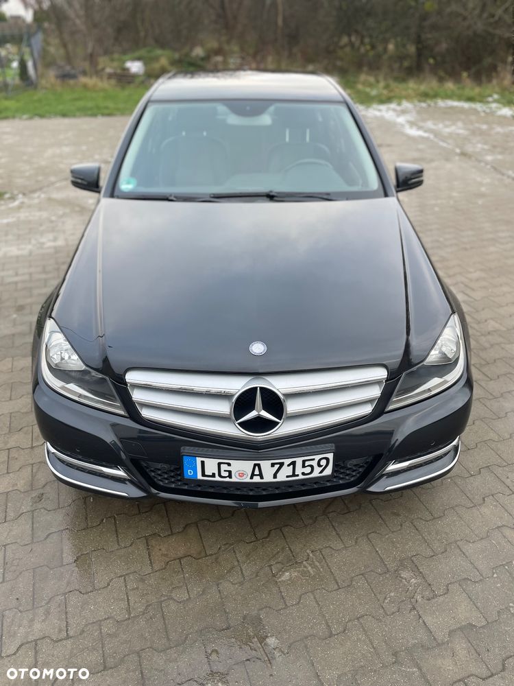 Mercedes-Benz Klasa C 180 CGI Automatik BlueEFFICIENCY Avantgarde - 29