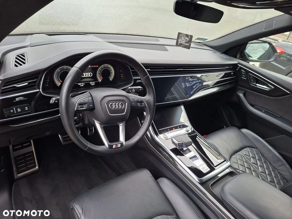 Audi Q8 - 2