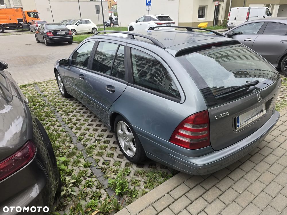 Mercedes-Benz C-Class 2004 photo 4