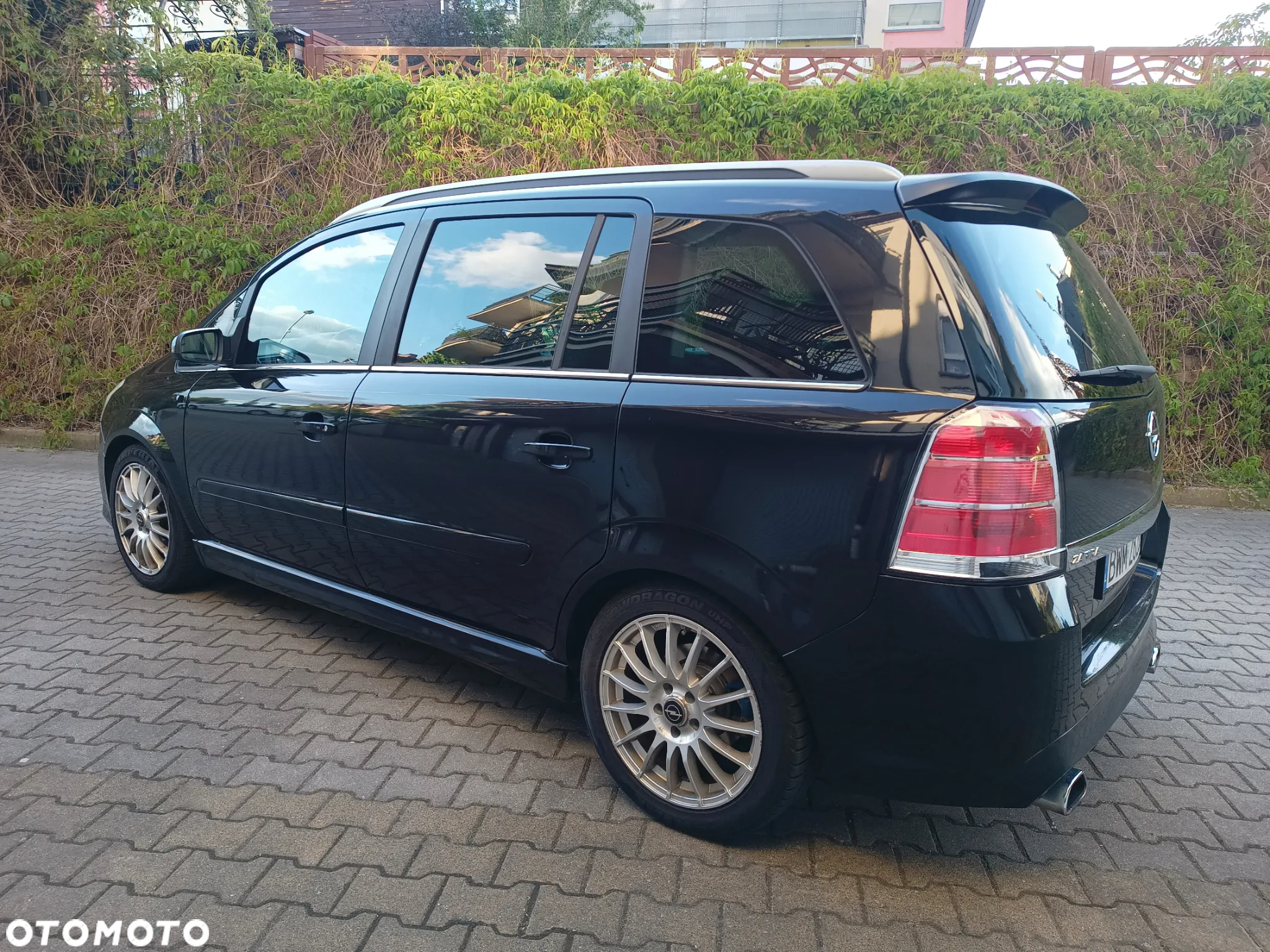 Opel Zafira 2.0 T OPC - 9