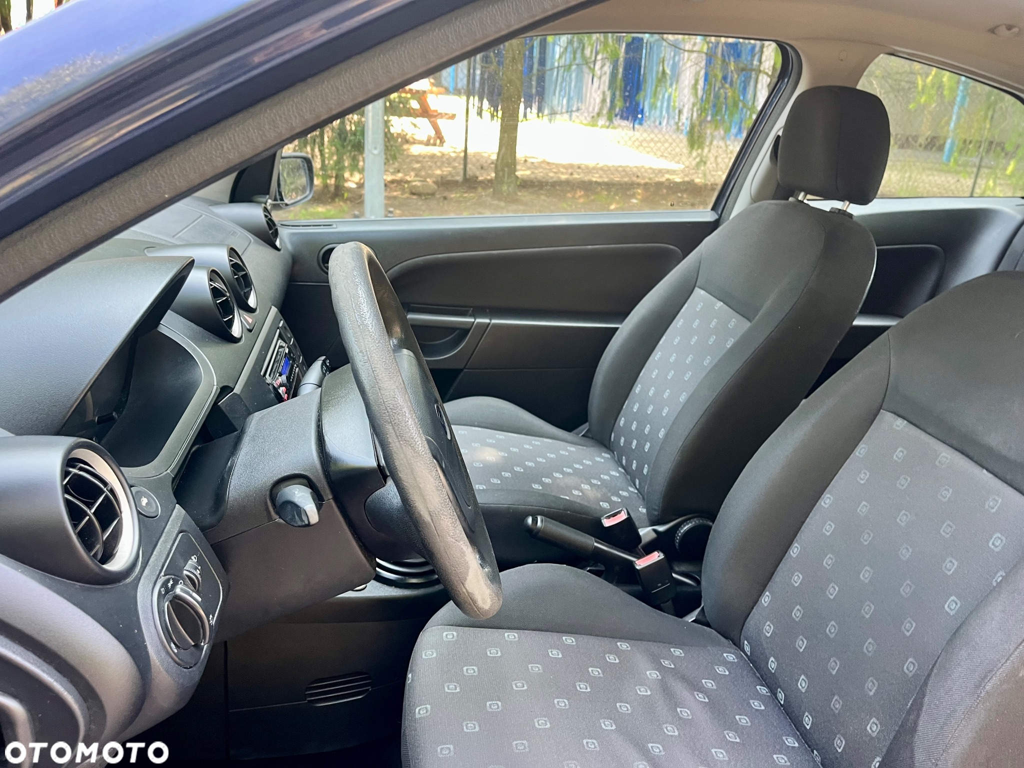 Ford Fiesta 1.3 Ambiente - 6