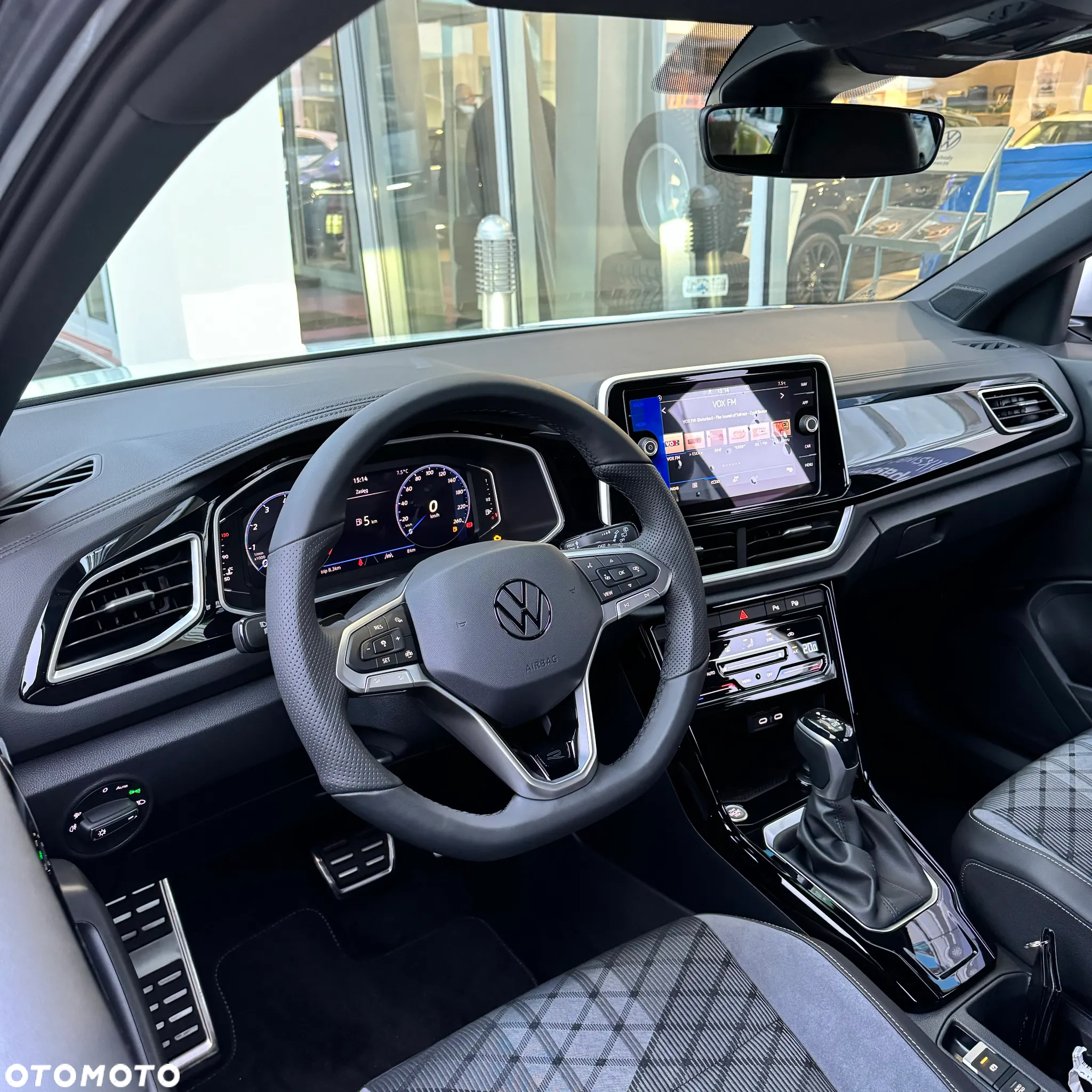 Volkswagen T-Roc 1.5 TSI R-Line Plus DSG - 13