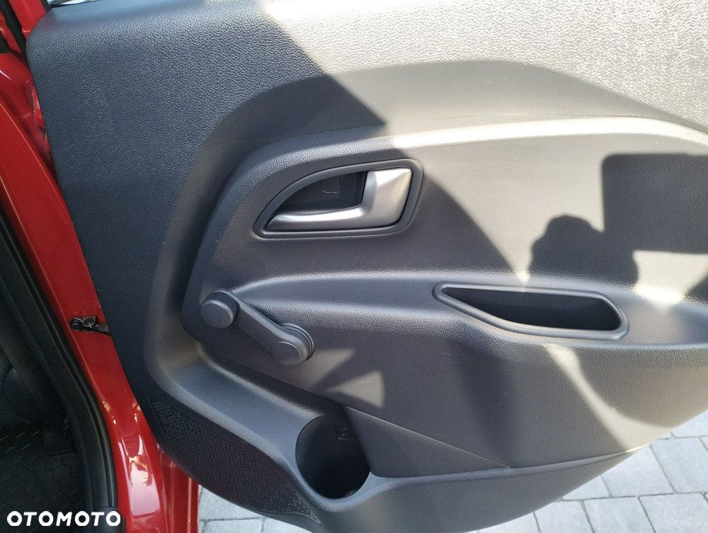 Kia Rio - 26