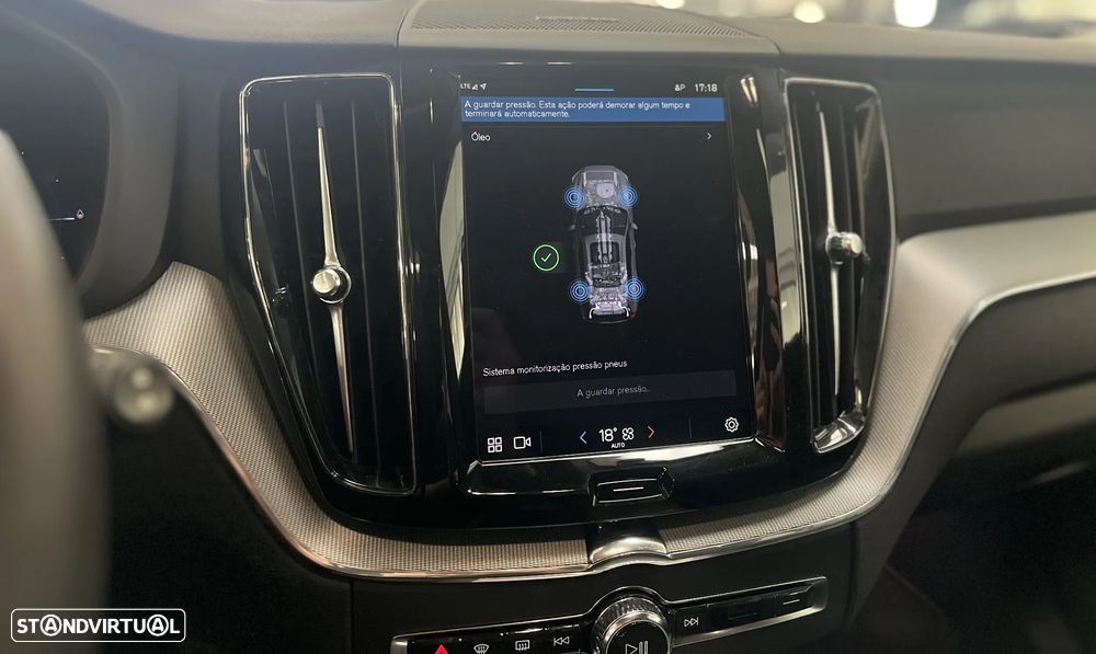 Volvo XC 60 2.0 T6 PHEV Plus Dark AWD - 32