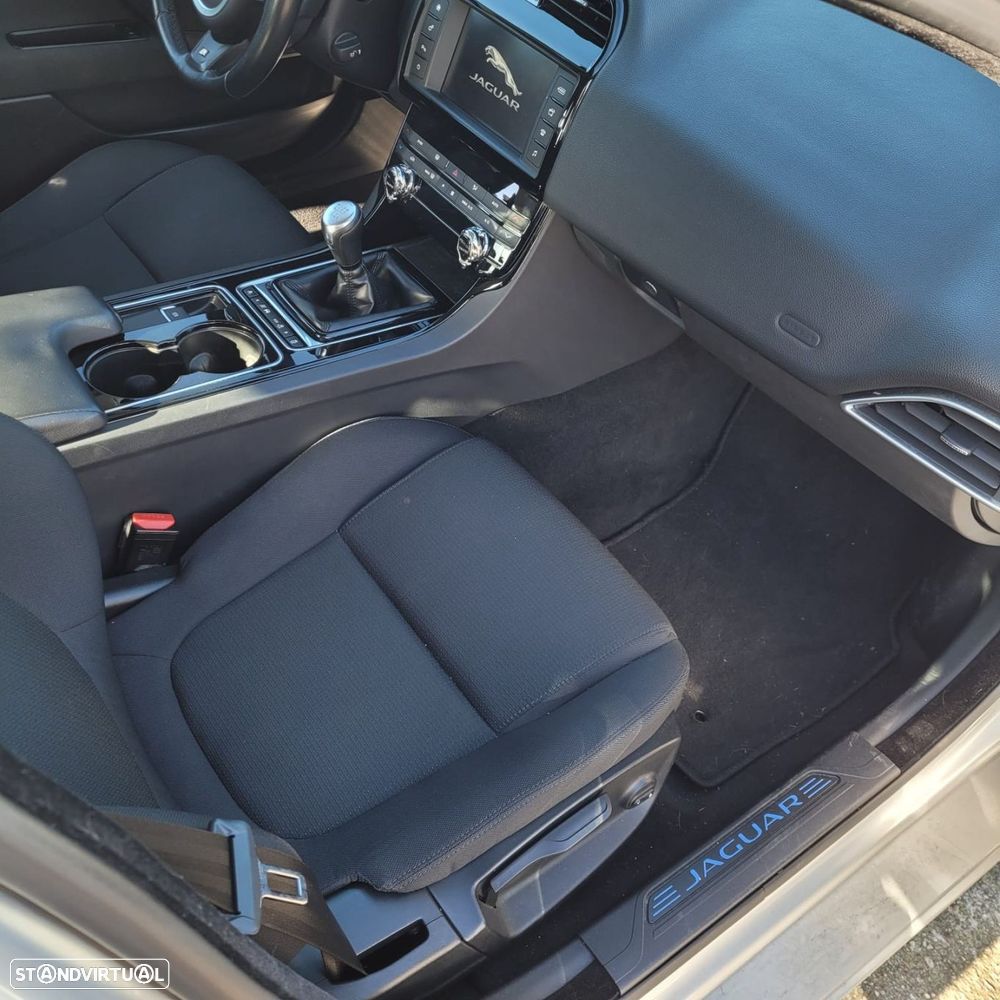Jaguar XE 2.0 D Pure - 20