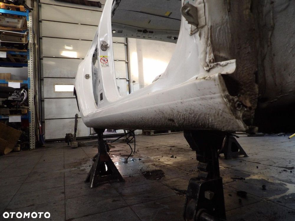 SKODA OCTAVIA III 3 LIFTBACK PRÓG PRAWY  F9E - 2