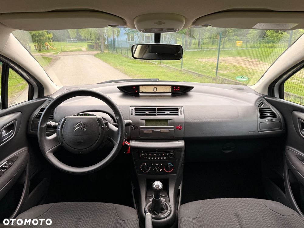 Citroën C4 1.4 16V Impress - 23
