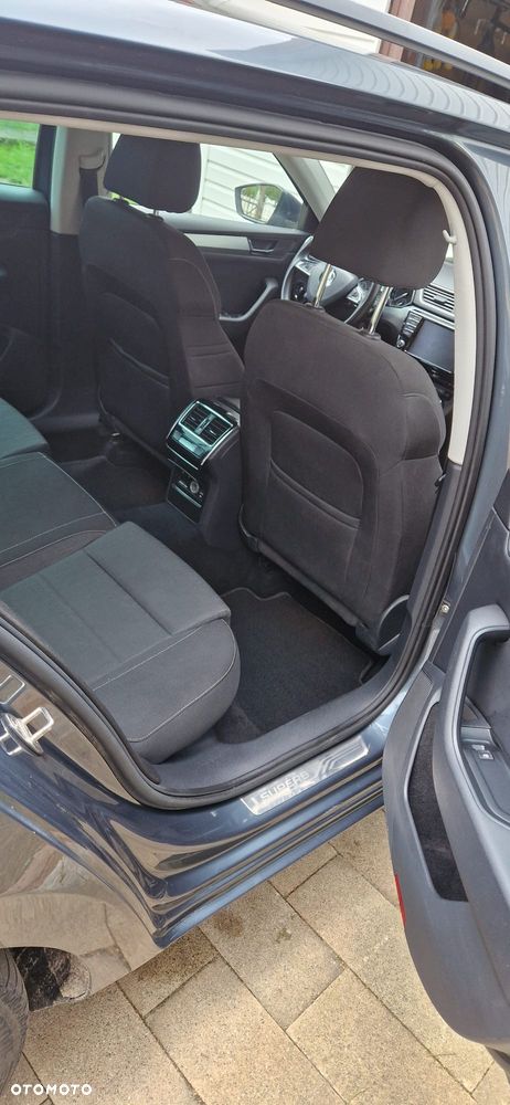 Skoda Superb 2.0 TDI DSG Ambition - 3