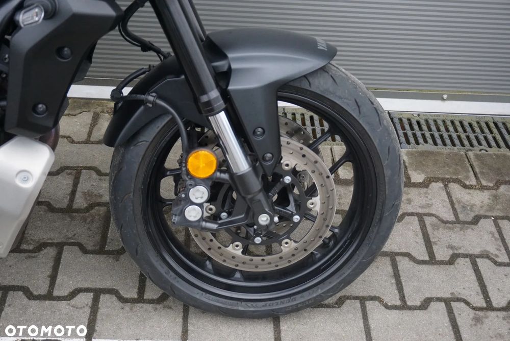 Yamaha MT - 7