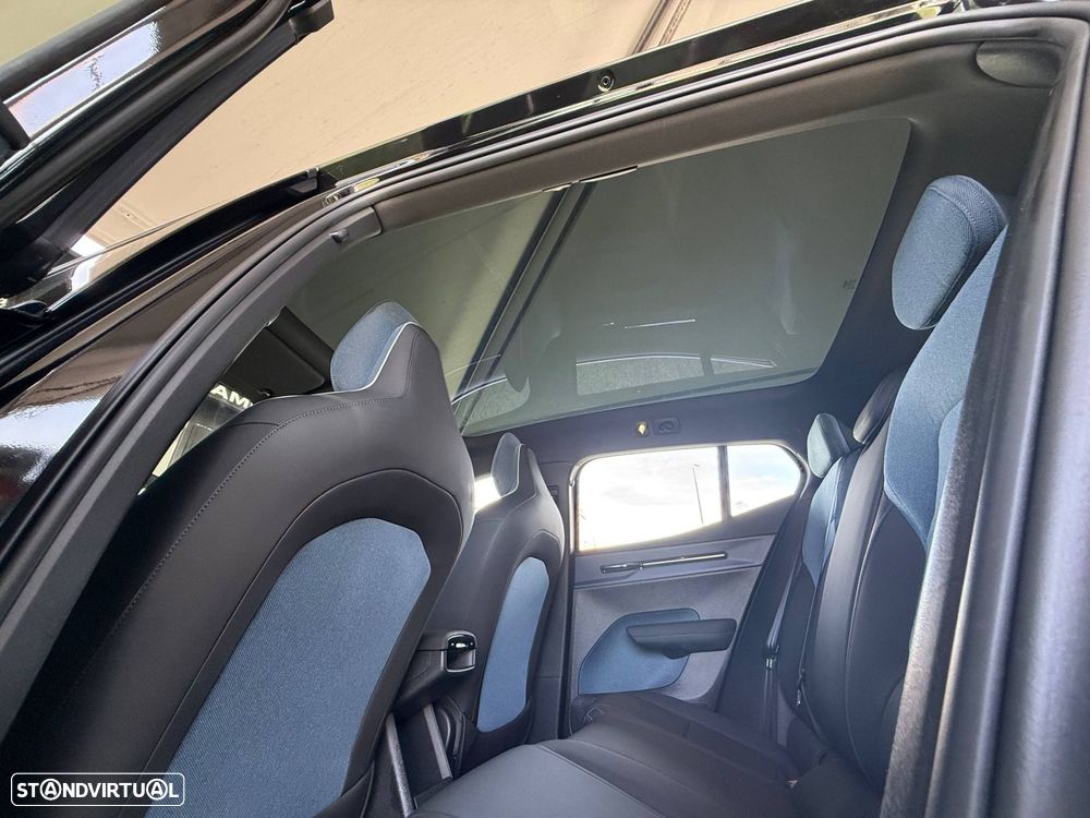 Volvo EX30 69 kWh Twin Motor Black Edition - 48