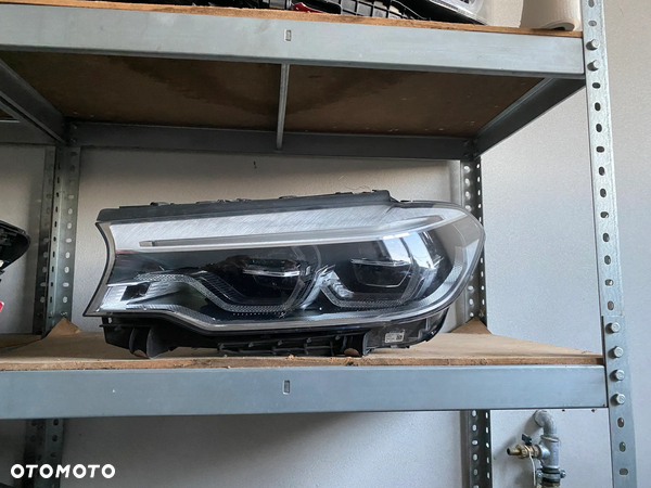 BMW G30 31 Lampa reflektor lewy igła