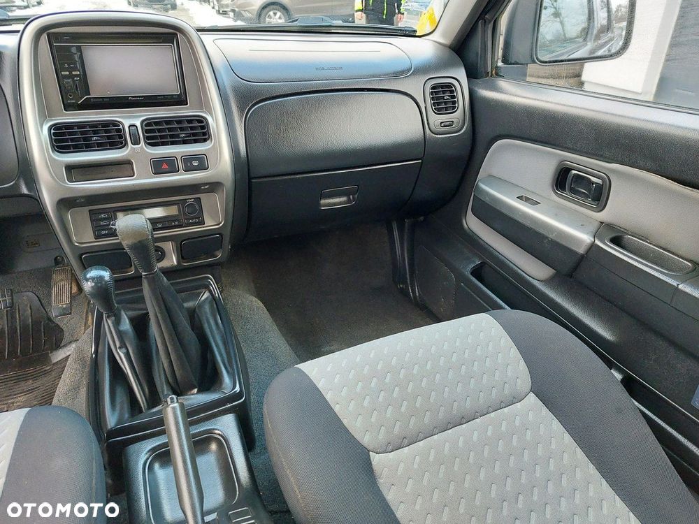 Nissan King Cab - 17