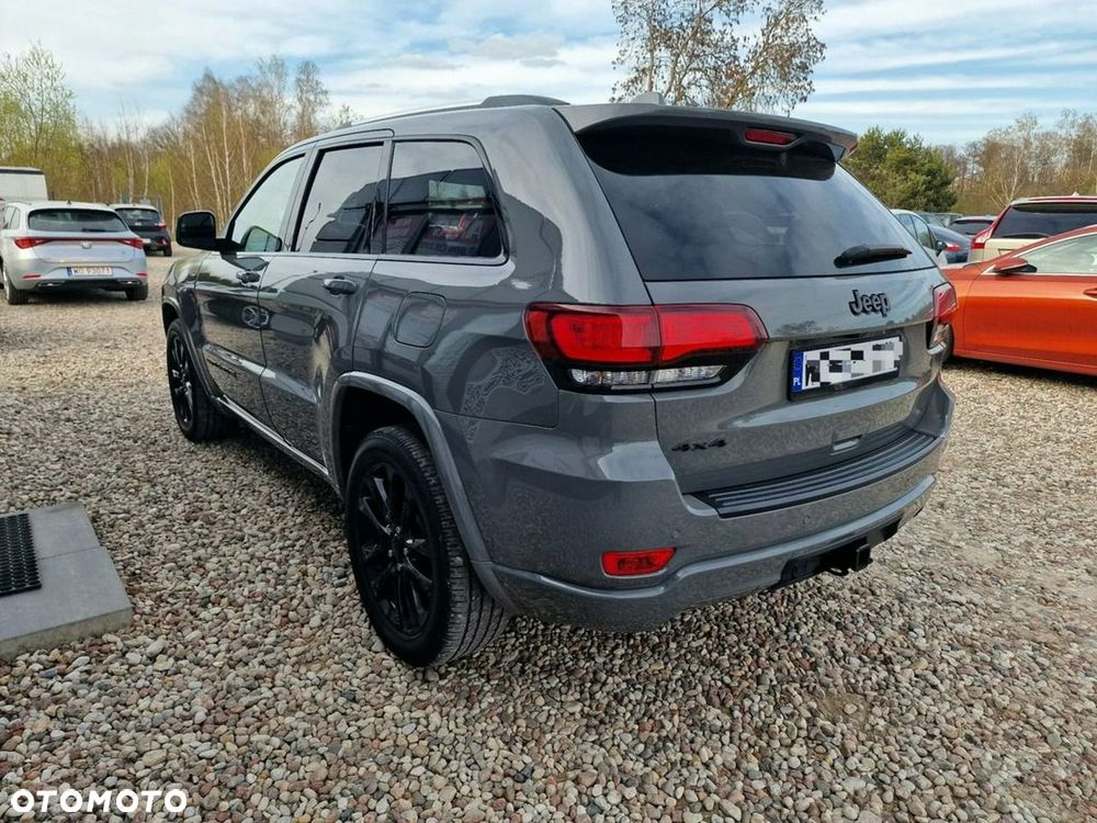 Jeep Grand Cherokee - 10