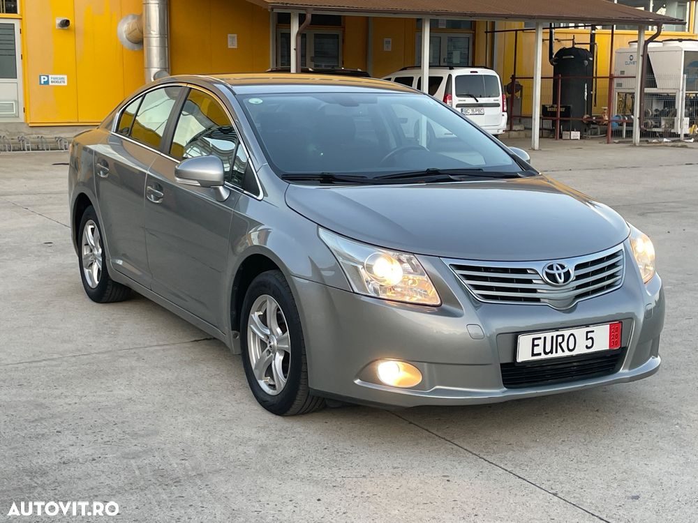 Toyota Avensis - 2