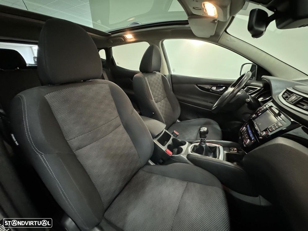 Nissan Qashqai 1.5 dCi N-Connecta - 12