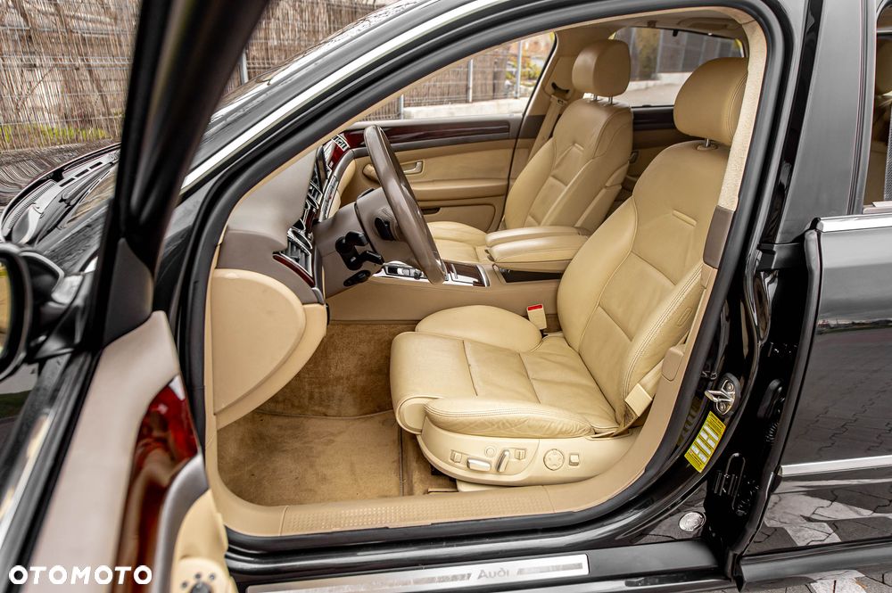 Audi A8 4.2 Quattro - 20