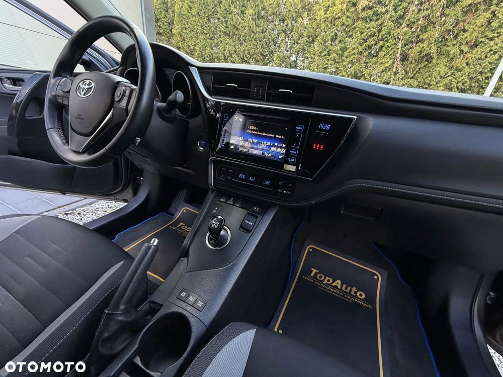 Toyota Auris - 16