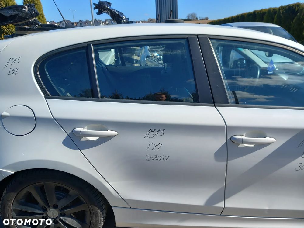 BMW E87 DRZWI PRAWE TYLNE PRAWY TYŁ KOLOR: 300 - 1