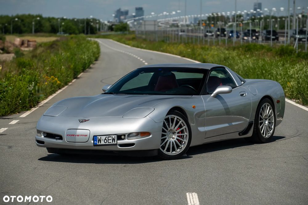 Chevrolet Corvette - 1