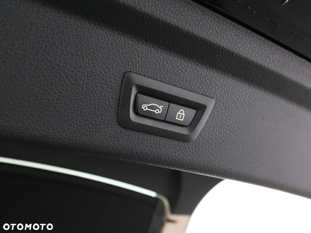 BMW Seria 3 320d Sport Line - 40