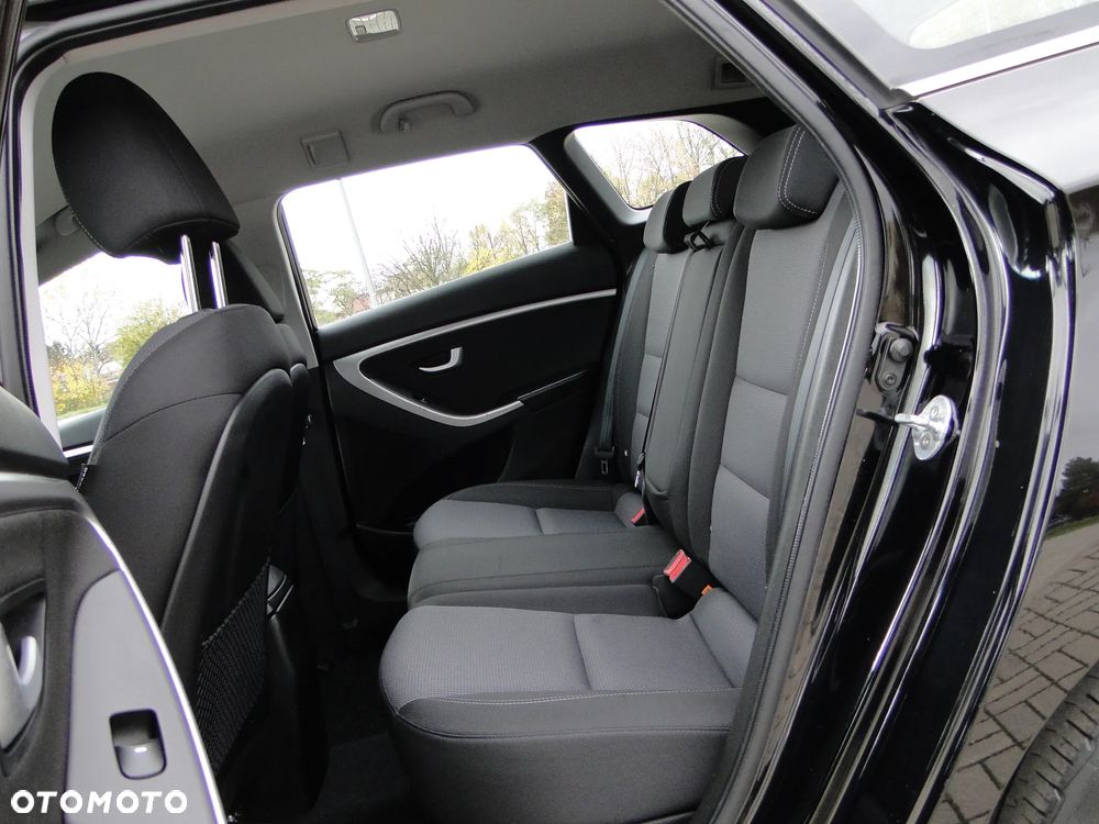 Hyundai i30 Kombi 1.6 CRDI Premium - 6