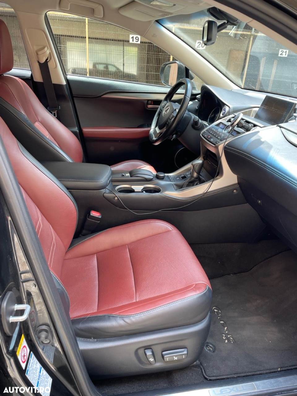 Lexus Seria NX 300h Luxury - 19