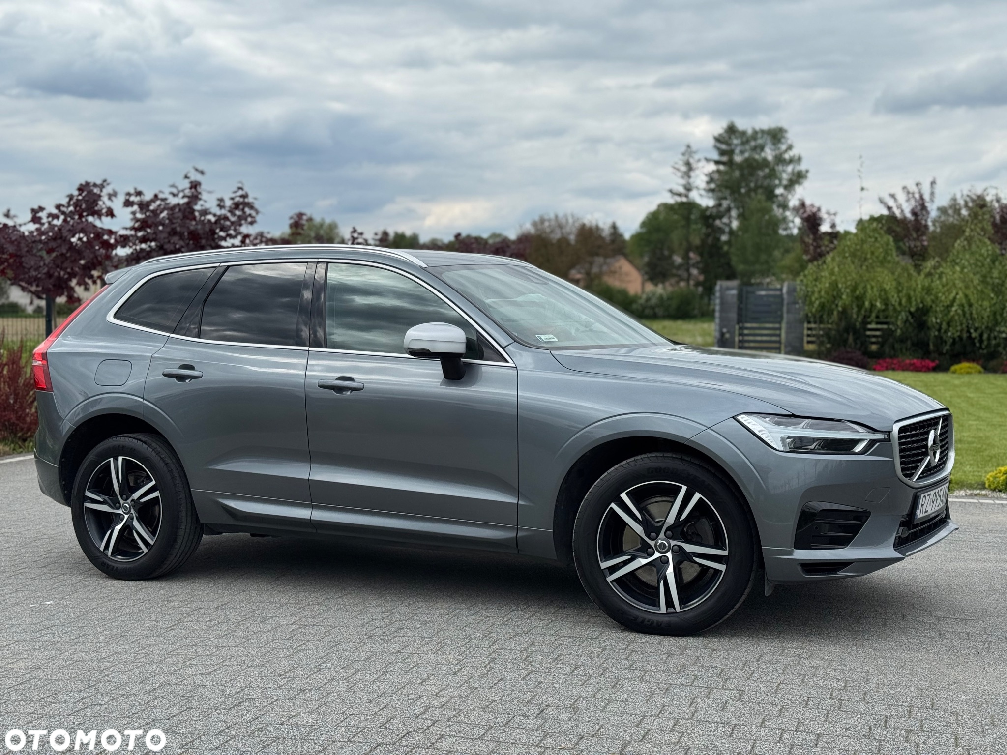 Volvo XC 60 D4 AWD R-Design - 14