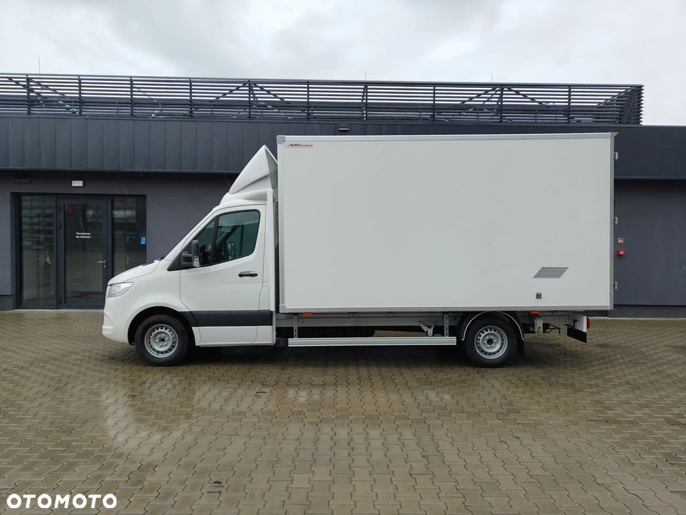 Mercedes-Benz Sprinter - 9