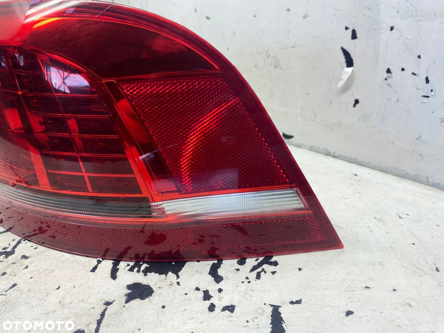 VW PASSAT B7 KOMBI LAMPA PRAWY TYŁ - 5