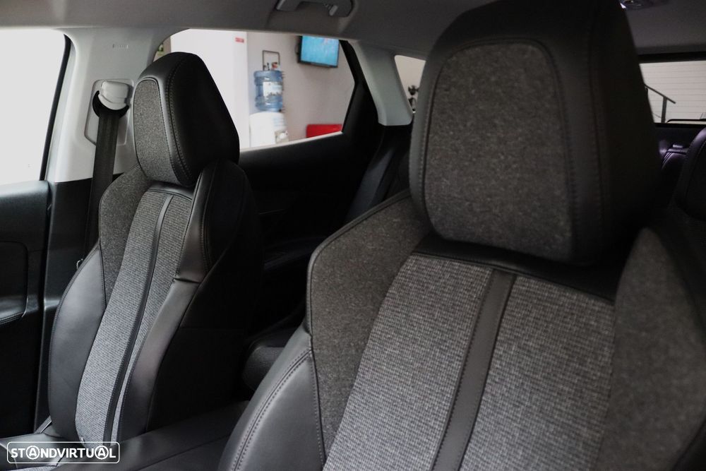 Peugeot 3008 1.5 BlueHDi Allure Pack EAT8 - 31