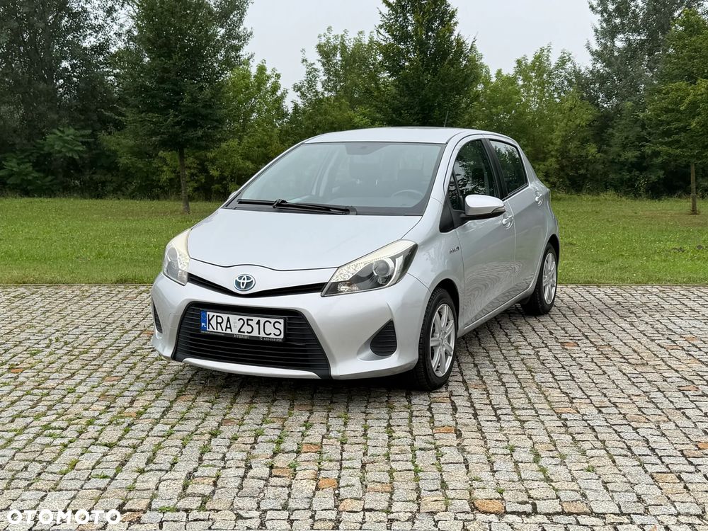 Toyota Yaris Hybrid 100 Premium - 3