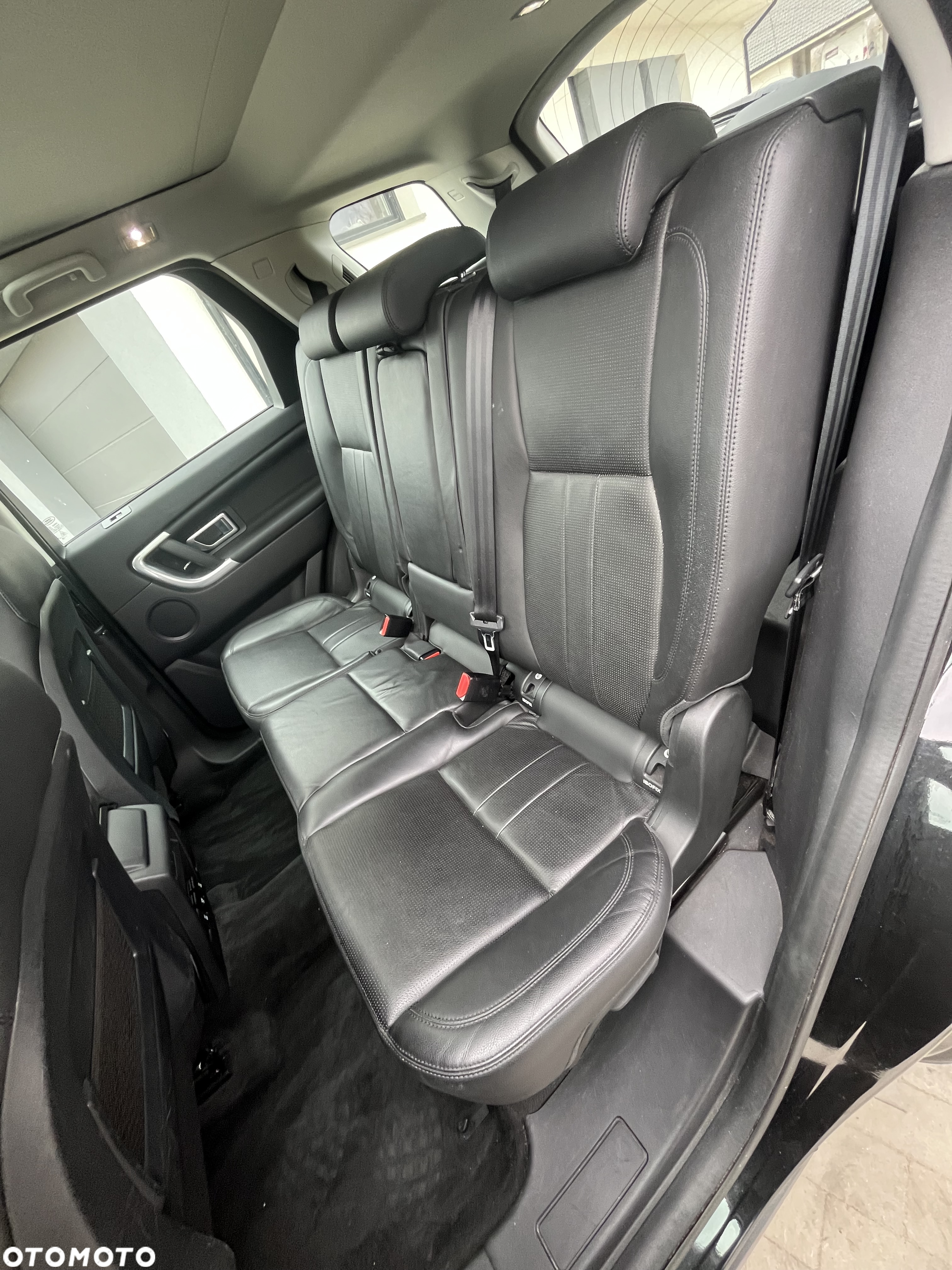 Land Rover Discovery Sport 2.0 eD4 HSE - 12