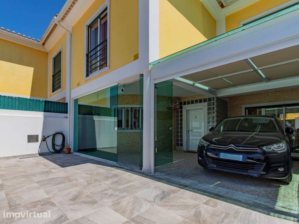 Moradia T5 com Espaço Exterior e Sótão em São Domingos de Rana - Grande imagem: 3/55