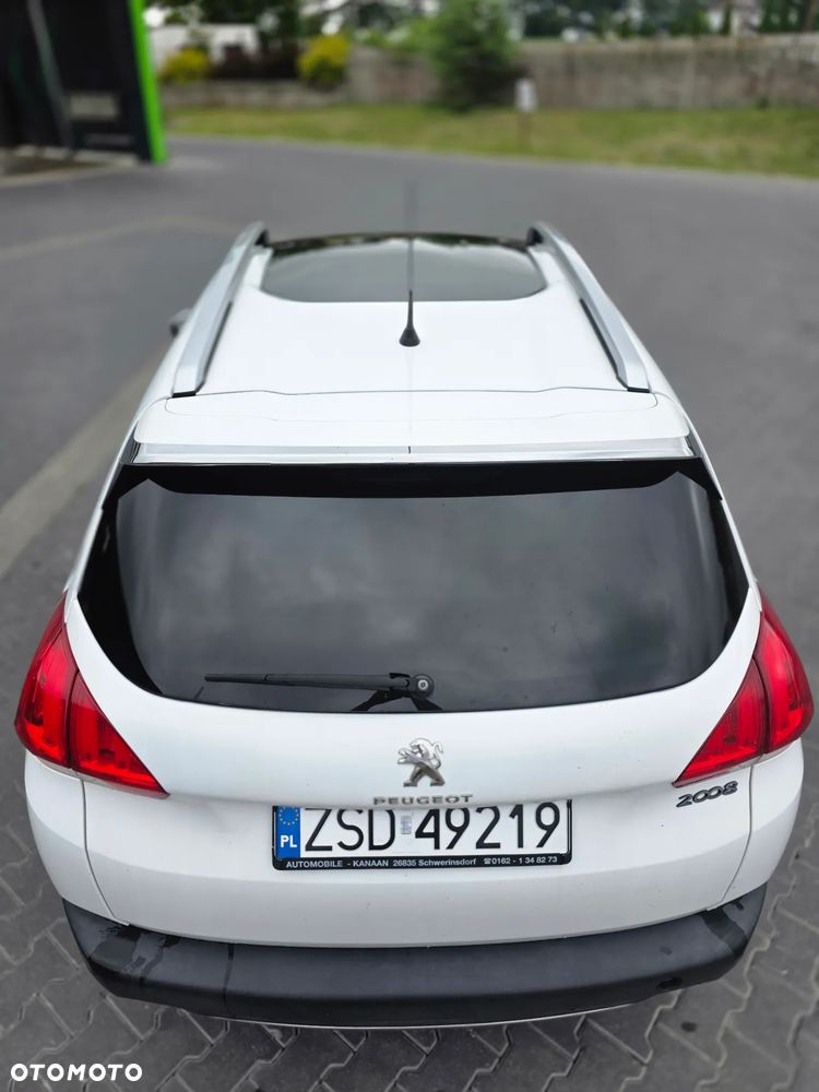 Peugeot 2008 1.2 Pure Tech Style - 11