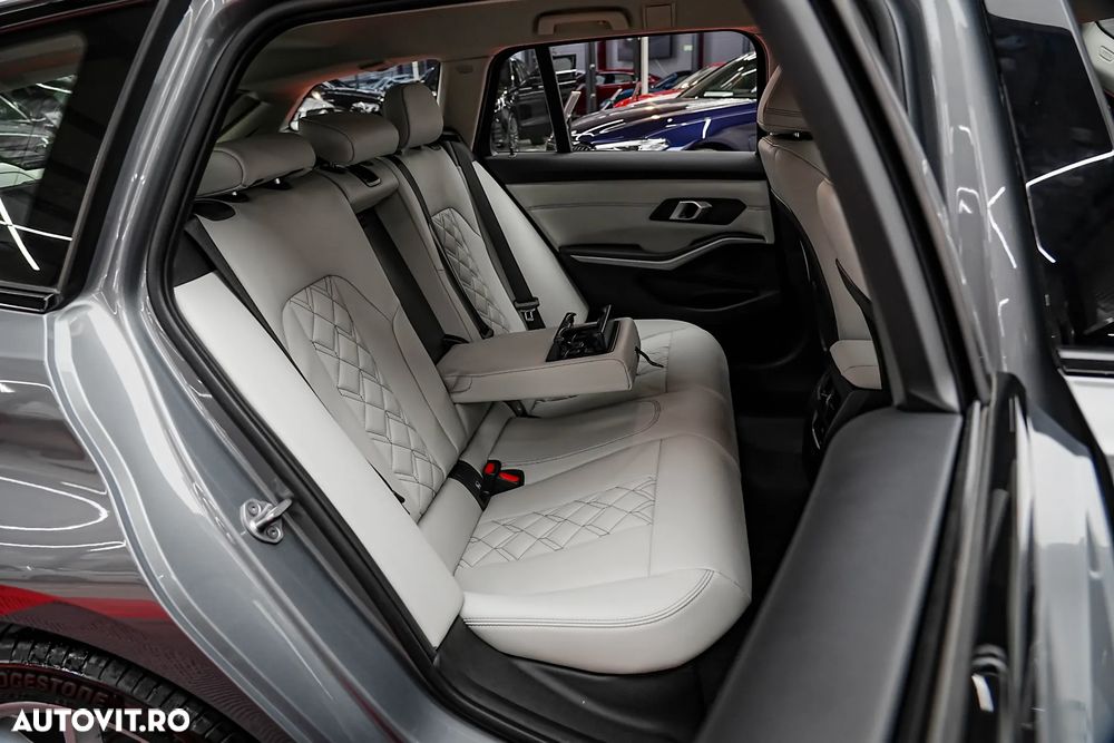 BMW Seria 3 320d Touring xDrive Aut. - 12