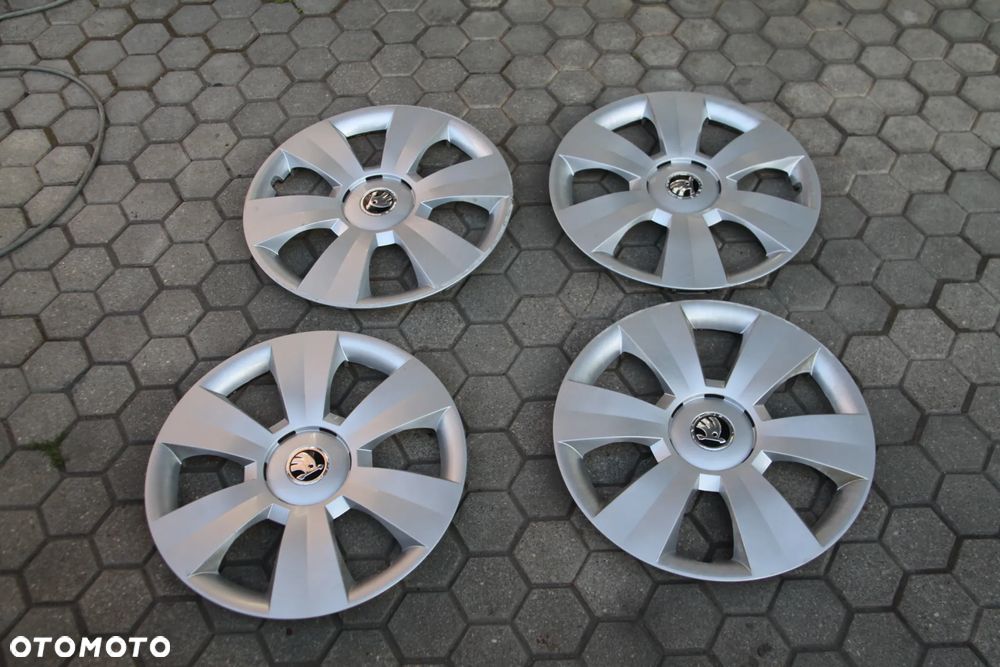 Kołpaki  Oryginalne  Skoda 15" 6V0601147C - 8