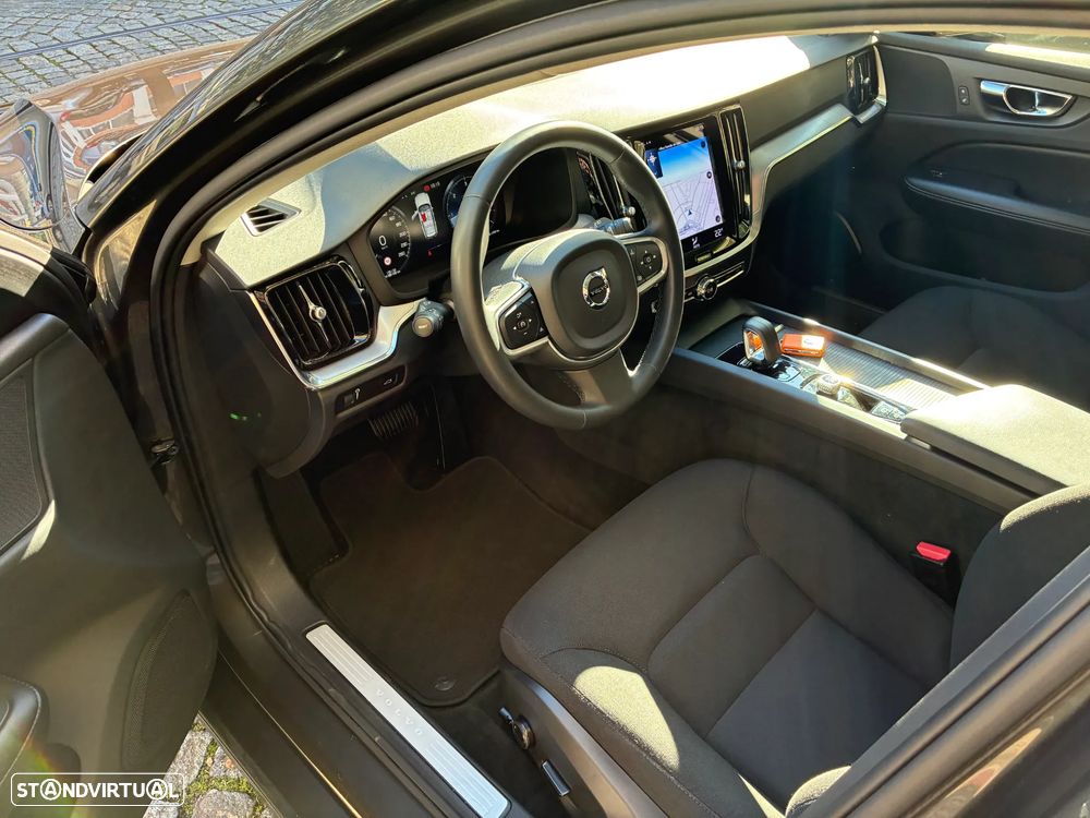 Volvo V60 2.0 B4 Momentum Plus Geartronic - 15