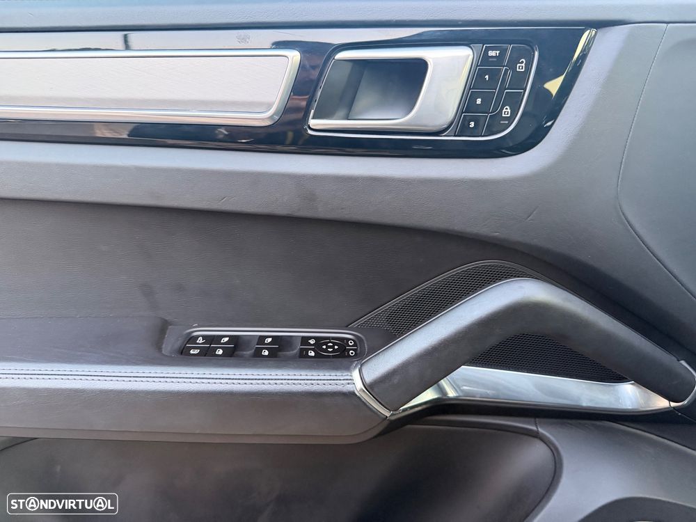 Porsche Cayenne Coupé Turbo S E-Hybrid - 20