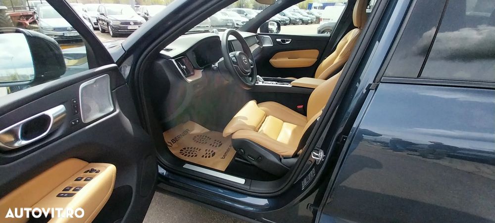 Volvo XC 60 B4 D AWD Ultimate Dark - 13