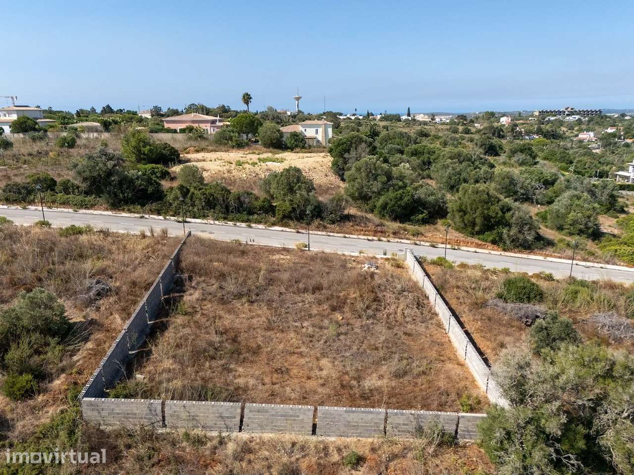 FANTÁSTICO TERRENO URBANO PARA CONSTRUÇÃO PARA VENDA EM MONTE LEMOS, P - Grande imagem: 3/7