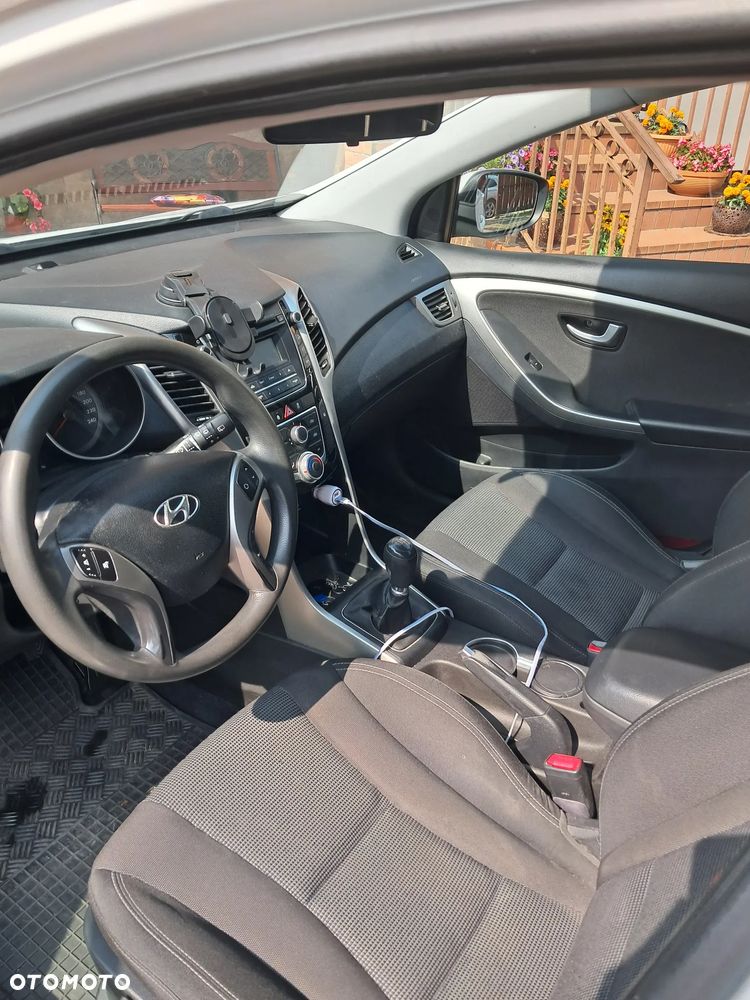 Hyundai i30 1.6 Classic + - 6